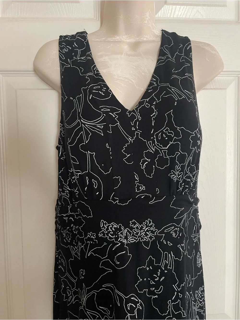 Sleeveless Black Floral Maxi Loungewear Nightgown Size Small